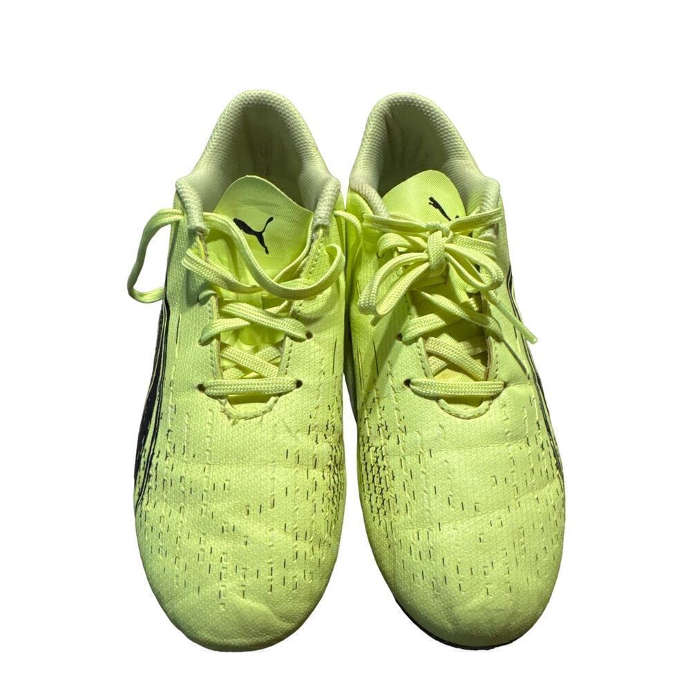 Puma Size 2.5 US Yellow Soccer Cleats